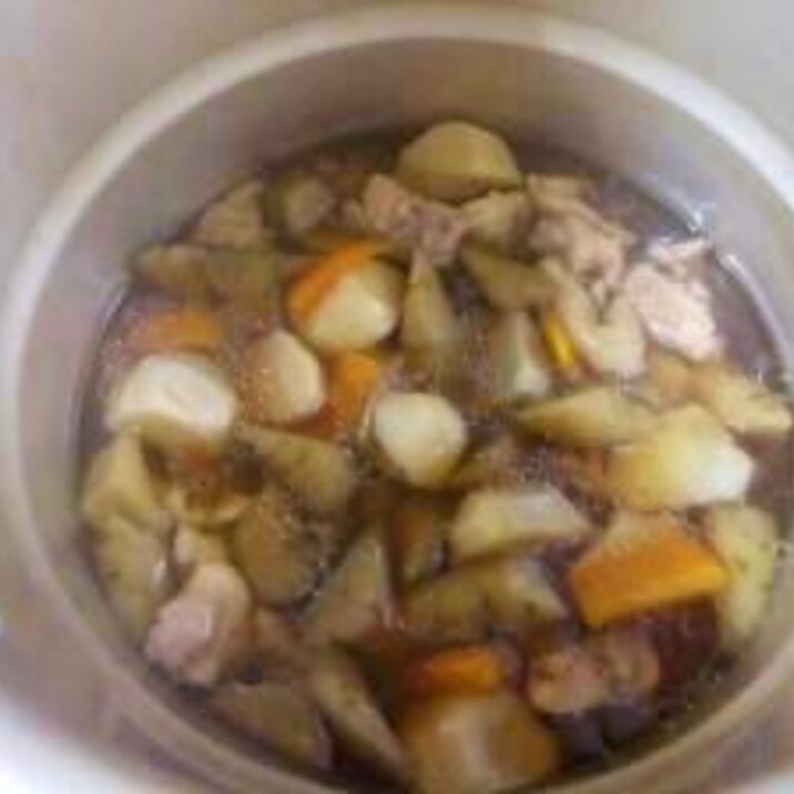 圧力鍋で簡単＆手早くやわやわ～　里芋とごぼうの煮物